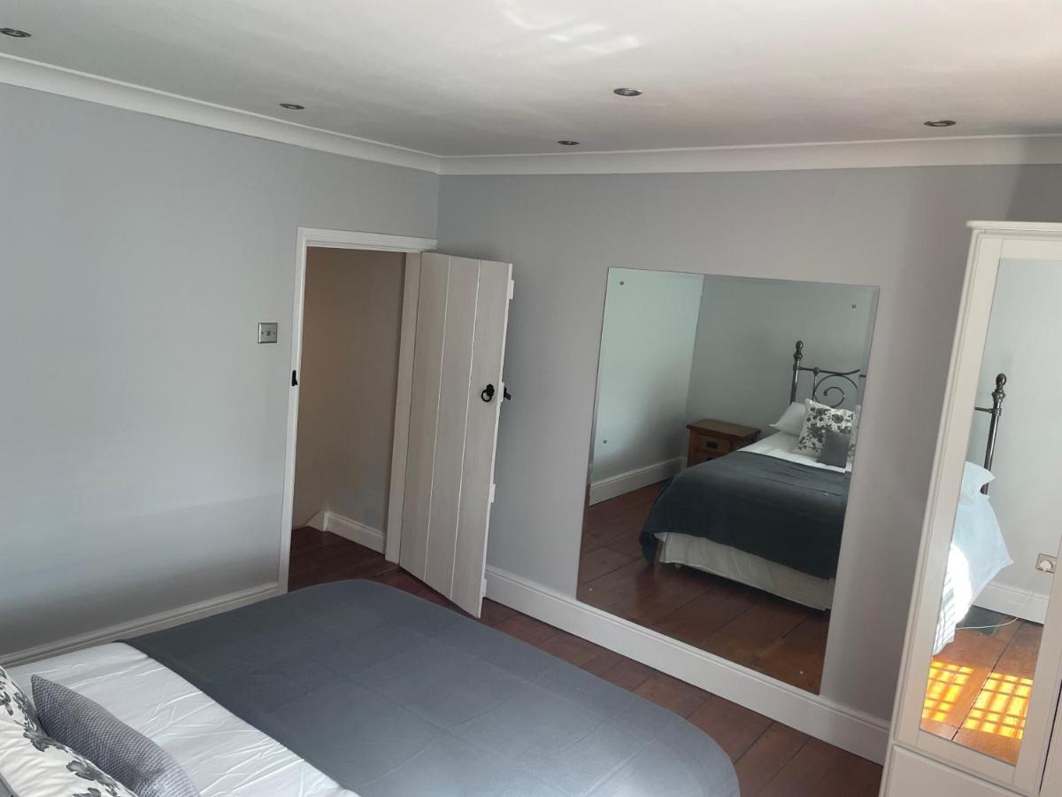 17 Eastgate Villa Cowbridge Exteriör bild